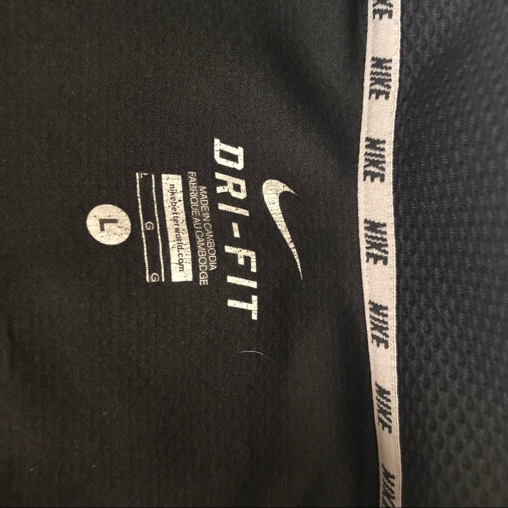Nike DriFit quarterzip - Picture 2 of 2
